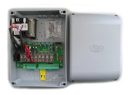 MULTIFUNCTIONELE STUURKAST VOOR DRAAIHEKKEN MET TWEE VLEUGELS  MET BEHEER VAN DE EINDAANSLAGEN EN REGELING VAN DE VERTRAGINGSSNELHEID VOOR 230 V AC-MOTOREN