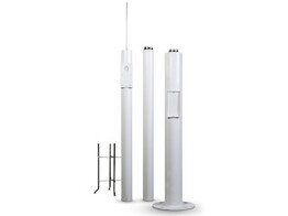 ALPHA PRODUCTS  MODULAIRE CAMERAMAST  3.60 METER BASISHOOGTE  MET OPTIONELE VERLENGSTUKKEN UIT TE BREIDEN TOT 4.8 OF 6 METER  3-DELIG  INCL. VOETPLAAT MET ANKERS  TOEGANGSLUIK  BLIKSEMAFLEIDER  GEGALVANISEERD  WIT